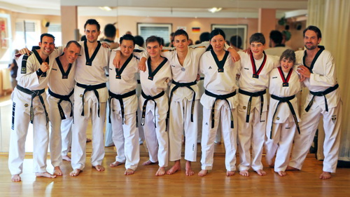 http://www.taekwondo-pougin.de/wp-content/uploads/Meisterpr%C3%BCfung.jpg